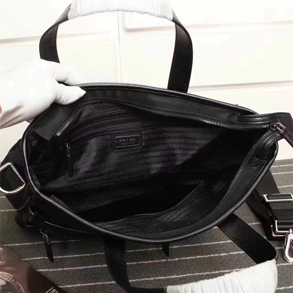 プラダバッグ内部構造